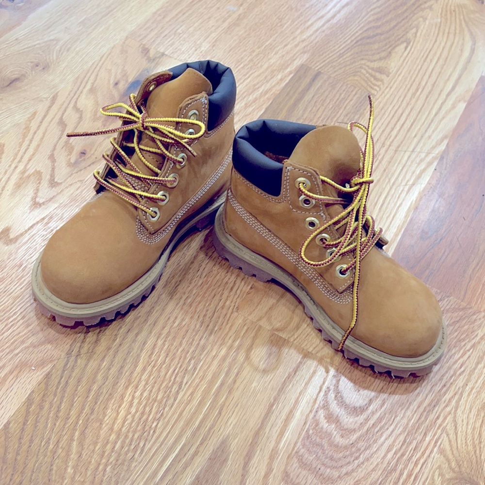 NEW Timberland boots child 9 (never worn)